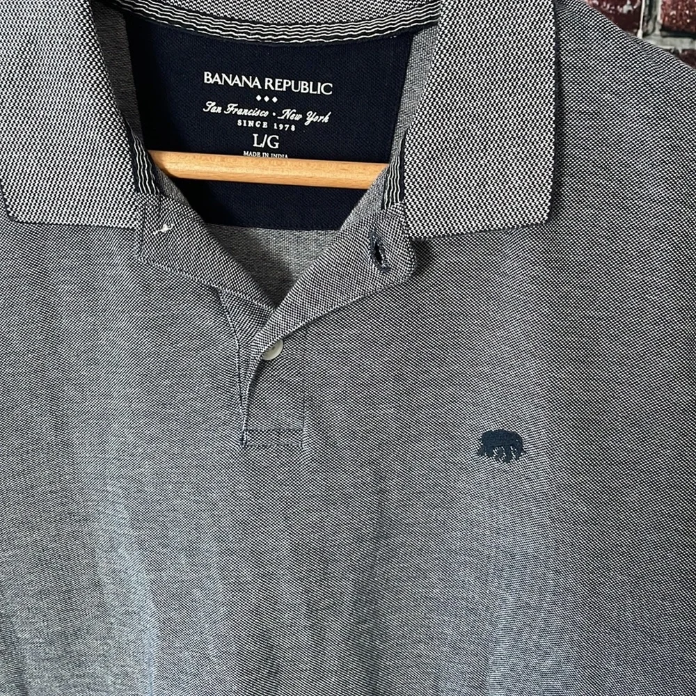 Banana Republic men large short sleeve polo shirt grey blue embroidered